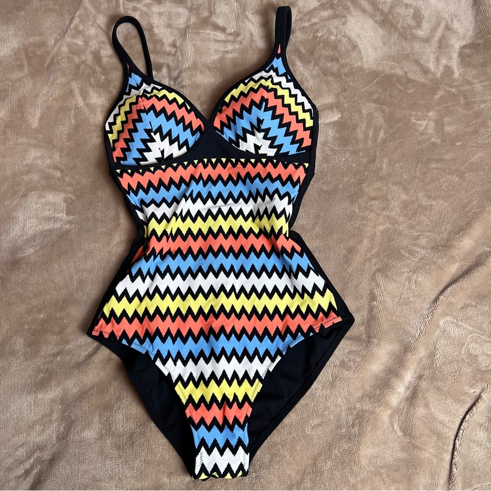 Qualifies 3/$50 Swimsuit - One--Piece, colourful, geometric pattern - Size 34C